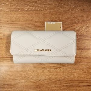 Michael Kors Optic White Quilted Trifold Jet Set Travel Wallet
